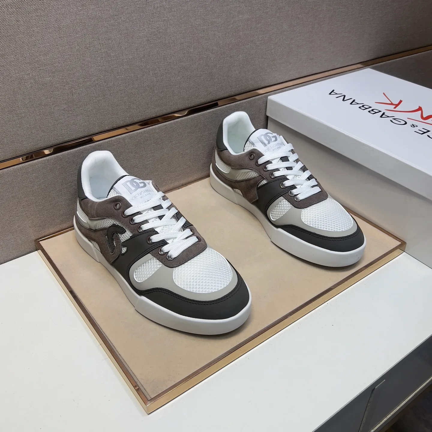 ⬛️Men's men's shoes💰p440【DG～】couple casual shoes 2025z cabinet sales simultaneously 🔶Size: 35-44#️⃣ 🔷2 colors🔜The upper is made of multi-material splicing➕Mesh lining, comfortable and breathable, sole: original comfortable and wear-resistant outsole, ⚠️real thing📱photographed🎬real thing is better📢📢📢